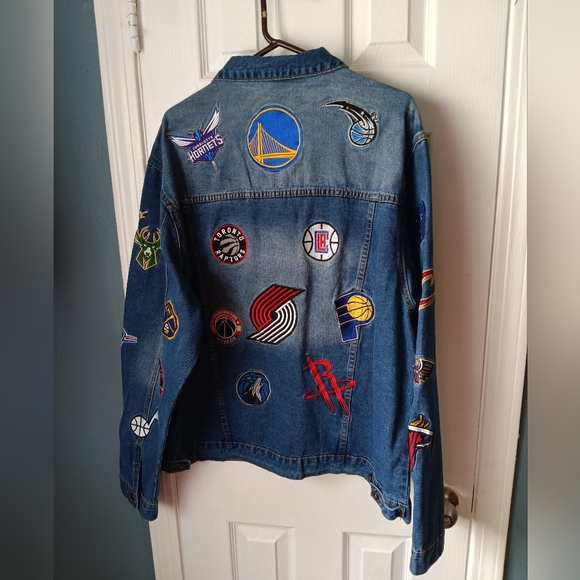 Ultra Game NBA Distressed Multi-Team Denim Patch Jean Jacket - Picture 2 of 13